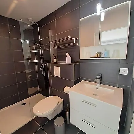 La Cottiniere לינה וארוחת בוקר 3*